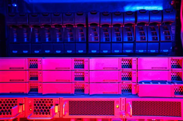 Choisissez un professionnel pour la mise en place de votre hébergeur serveur dédié ryzen.