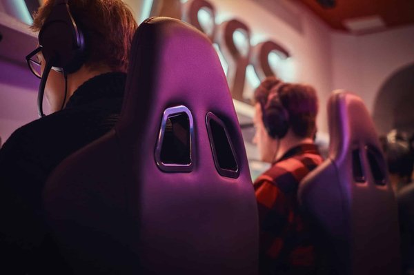 Comment devenir un joueur compétitif dans le monde du gaming professionnel ?